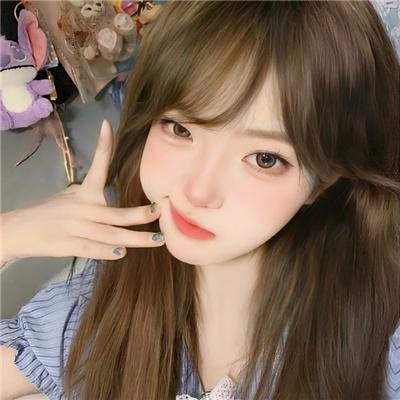 号舱房的女人